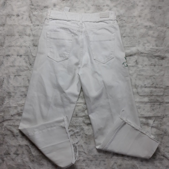 Zara| Embroidered Frayed Hem Crop Jeans (A927) - Picture 6 of 8